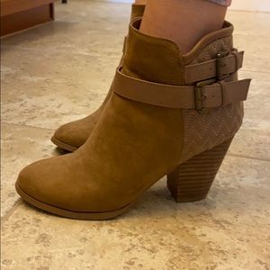 Women’s size 7 heeled bootie